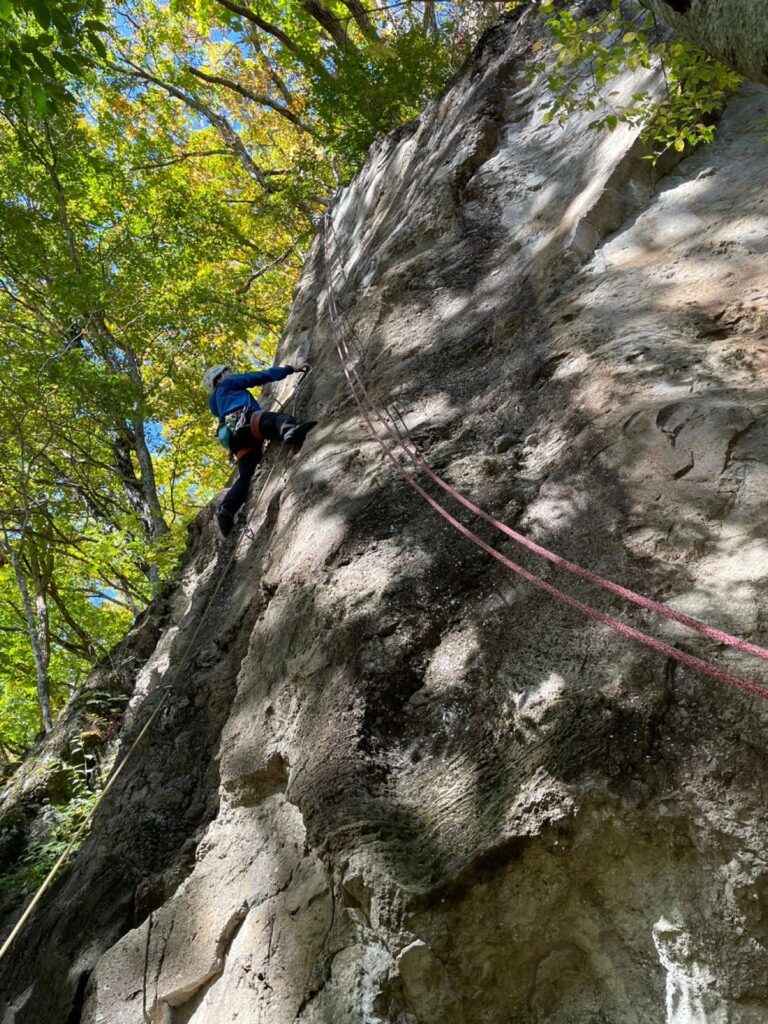 甲府幕岩 森の唄 5.10a