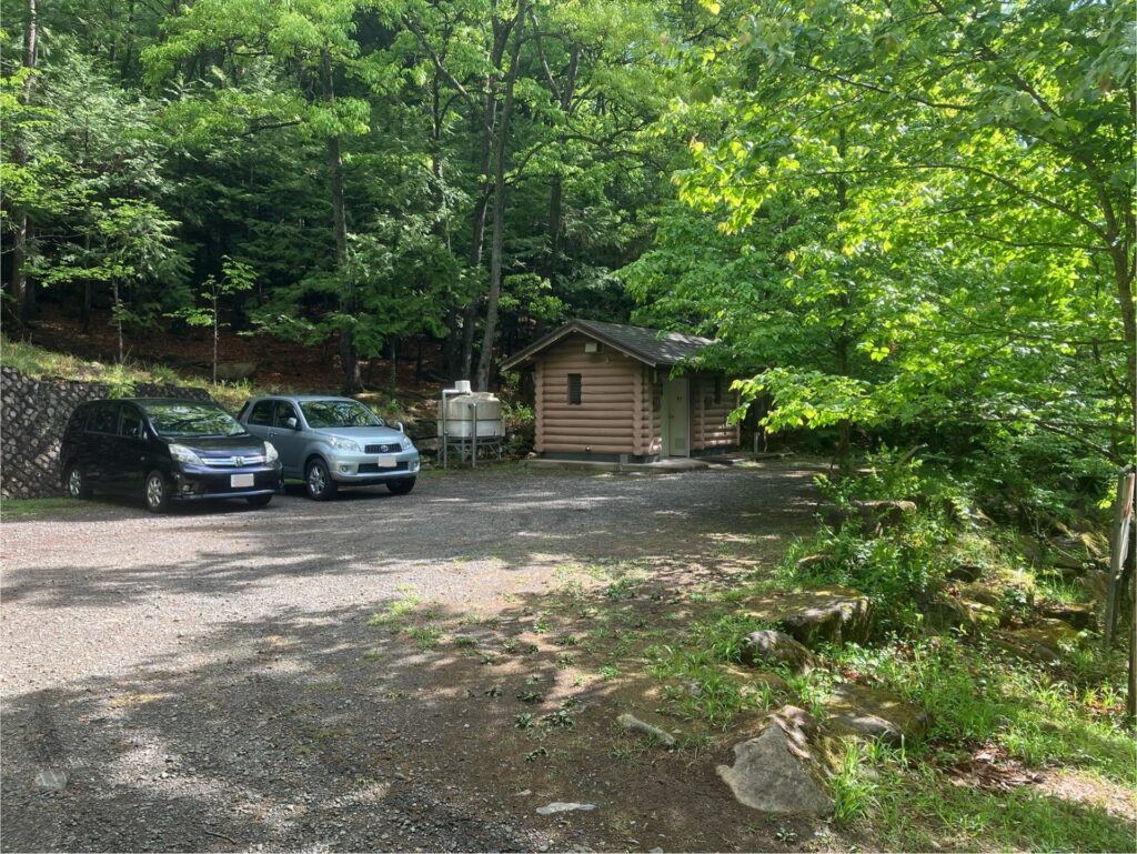 兜山登山口駐車場