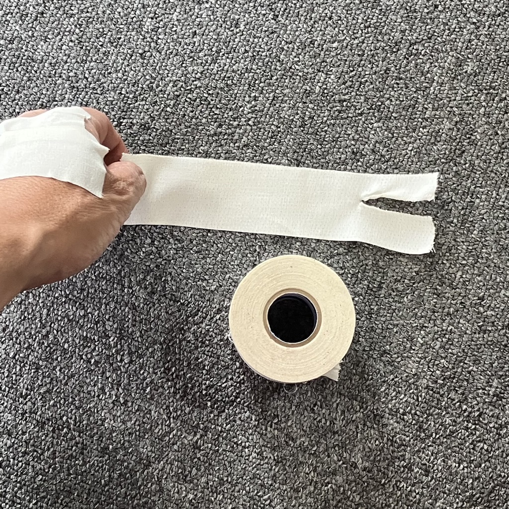 適当な長さに切って4cmほど裂く