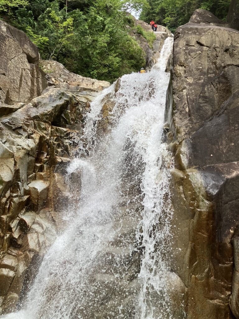 岩倉川樽ヶ沢 2段(3+7m)と6m滝