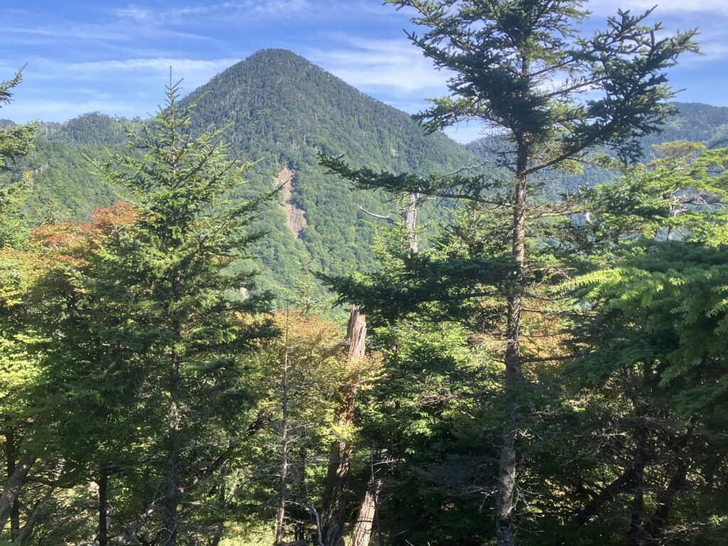 黒法師岳
