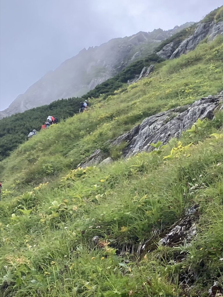 北岳登山道へ向かう