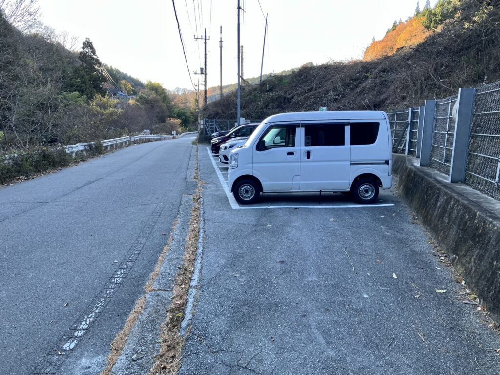 太刀岡山登山口駐車場