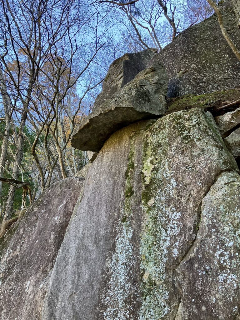 太刀岡山左岩稜 3ピッチ目 5.8 下部 ハンド