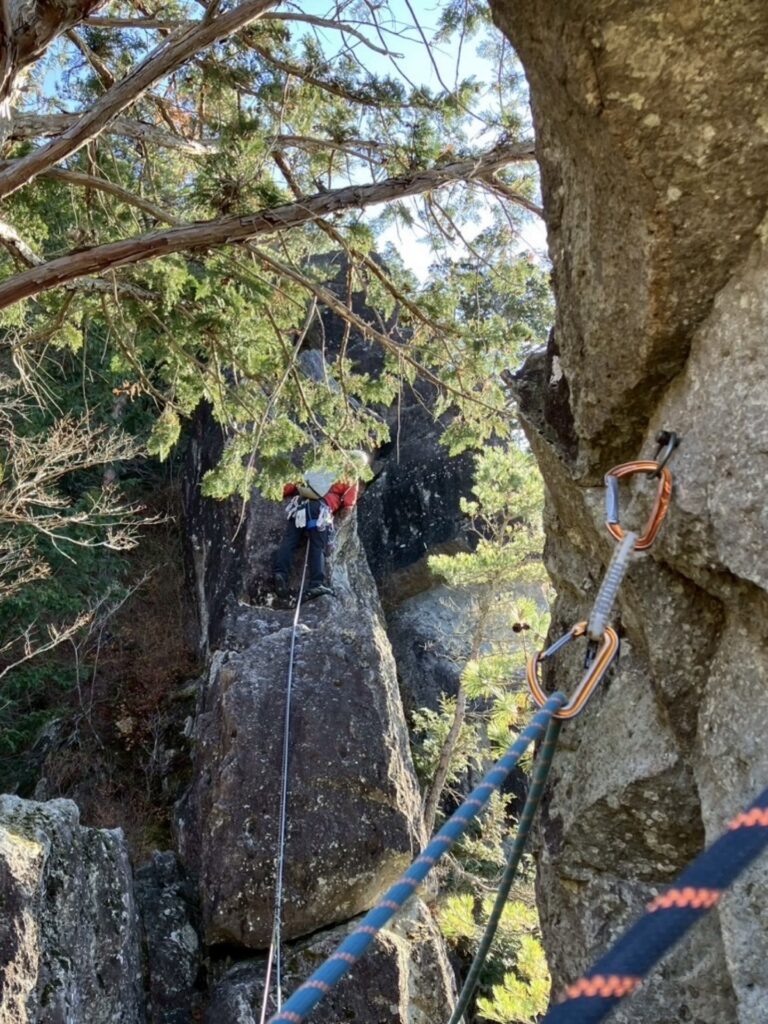 太刀岡山左岩稜 6ピッチ目 IV リッジ